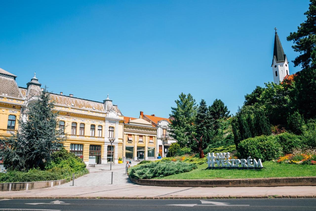 Villa Szofia Veszprem Apartments Eksteriør bilde