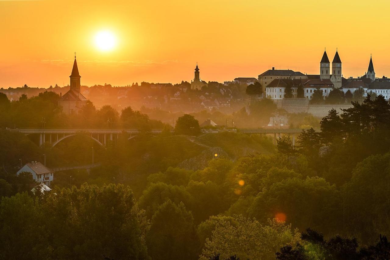 Villa Szofia Veszprem Apartments Eksteriør bilde